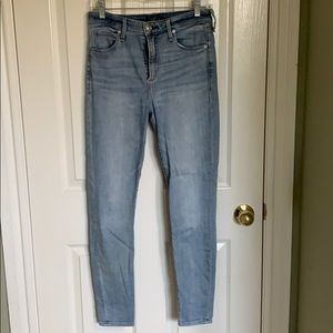 Abercrombie & Fitch skinny jeans. Size 27/4R